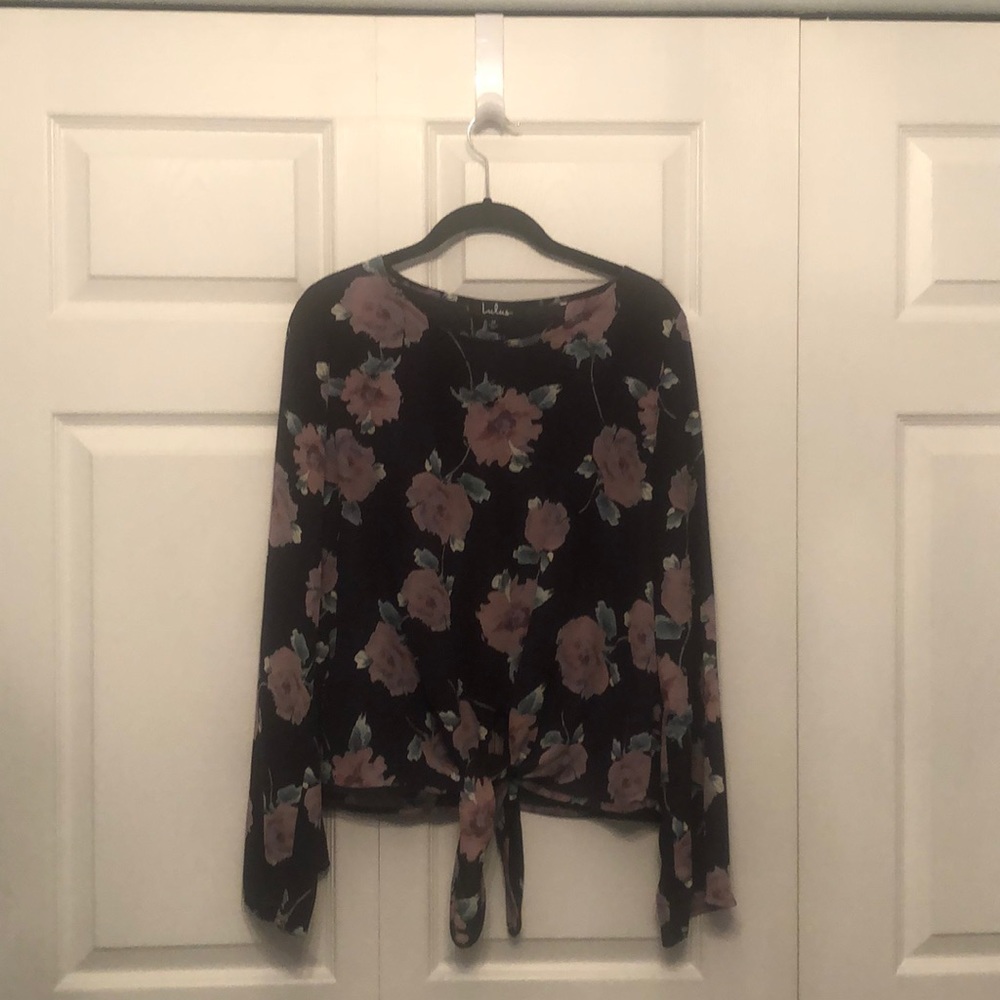 Lulus floral print blouse wit tie front